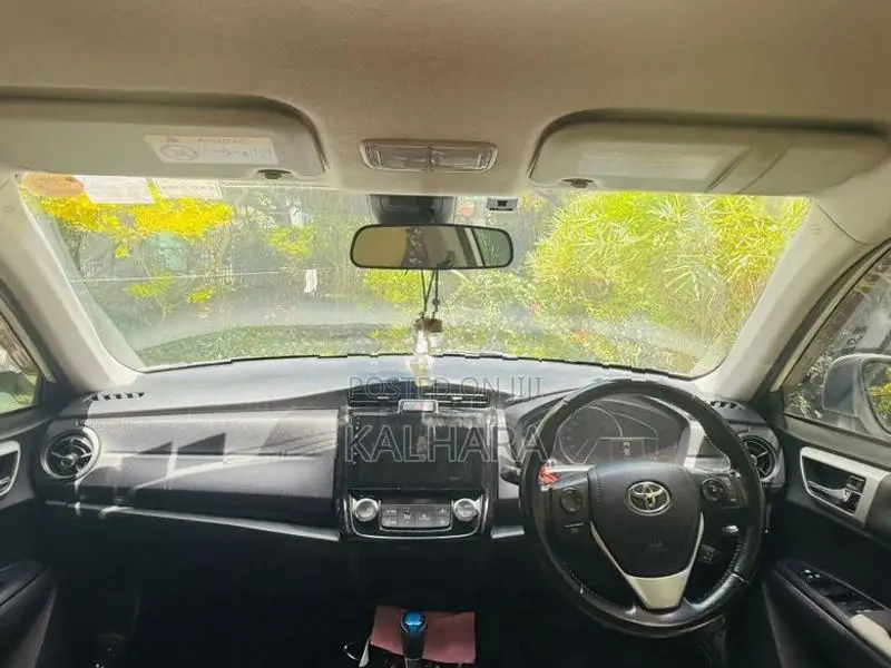 Toyota Axio 2015