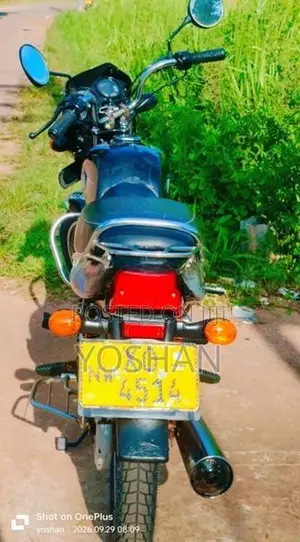 Bajaj CT100 2012