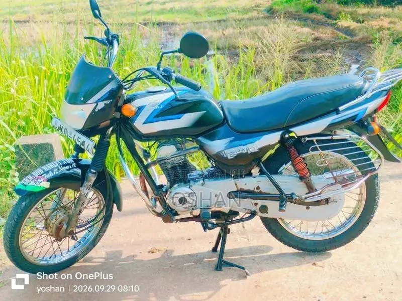 Bajaj CT100 2012