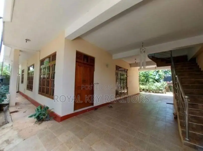 06 Bedroom - Unfurnished House for Sale In Mount Lavinia
