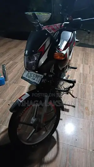 Bajaj CT100 2024