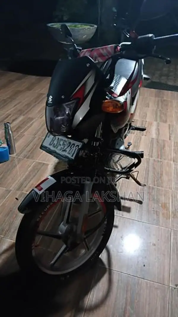 Bajaj CT100 2024