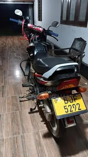 Bajaj CT100 2024