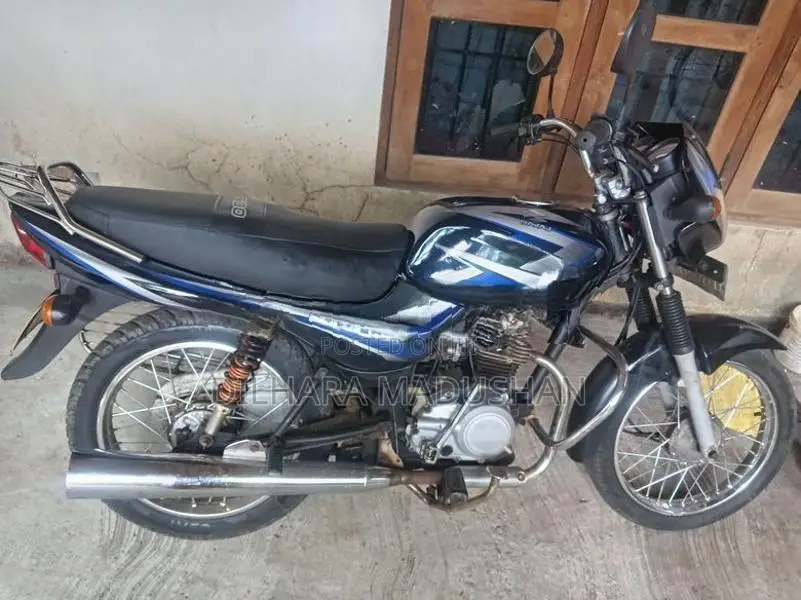 Bajaj CT100 2006
