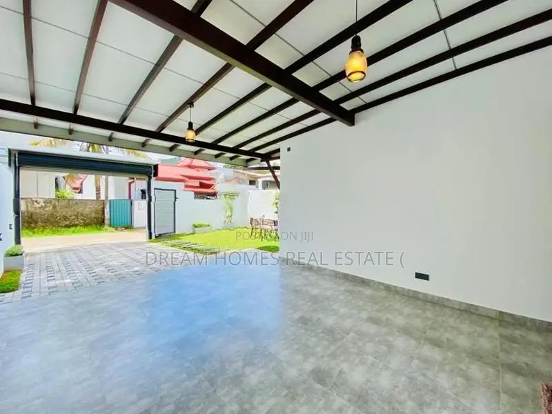 New Modern House for Sale in Athurugiriya
