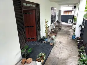 Lake Facing House For Sale Nugegoda