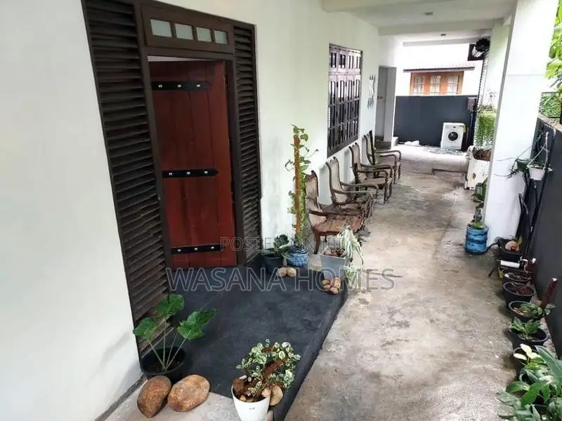 Lake Facing House For Sale Nugegoda