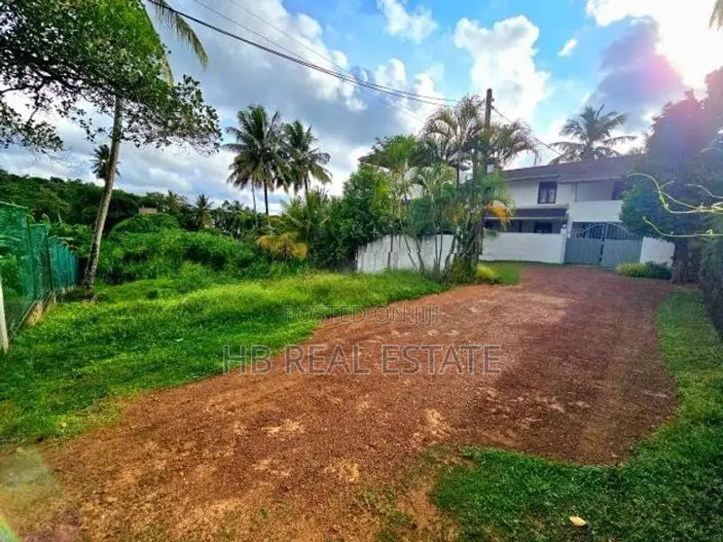 16 Perches Residential Bare Land For Sale Piliyandala