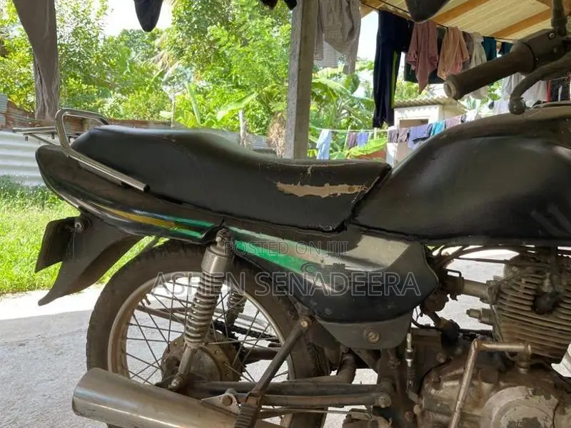 Bajaj Caliber 2001