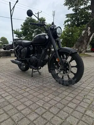 Royal Enfield Classic 350 Stealth Black 2026