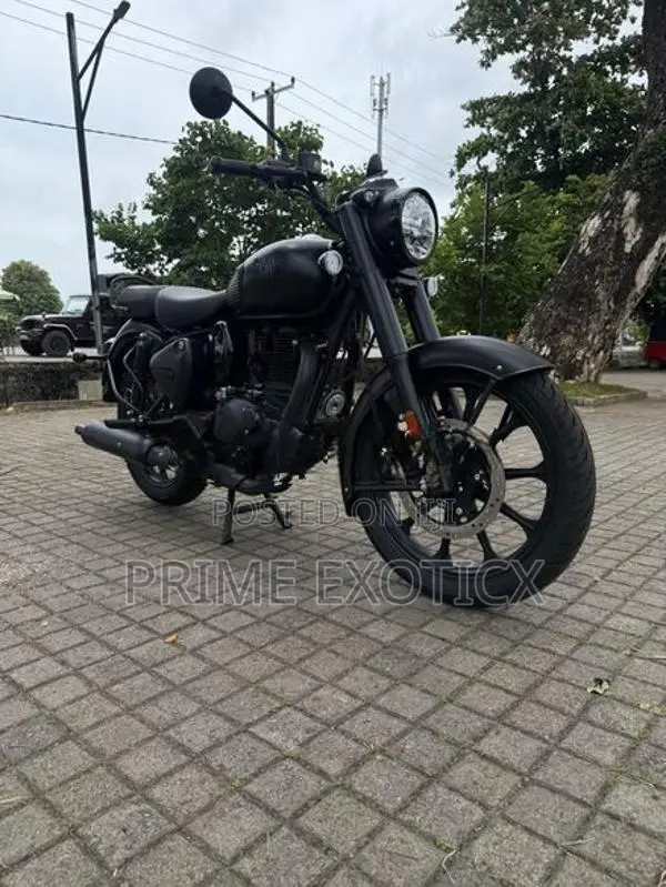 Royal Enfield Classic 350 Stealth Black 2026