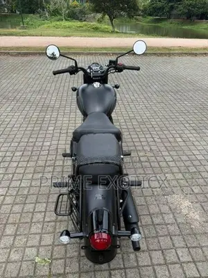 Royal Enfield Classic 350 Stealth Black 2026