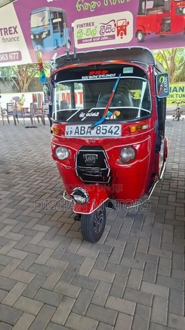 Bajaj RE 2015