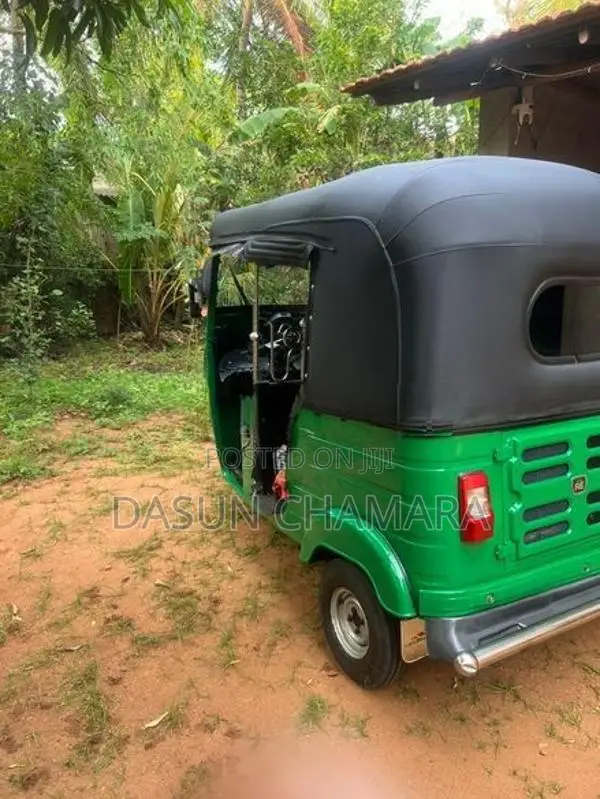 Bajaj RE 2016