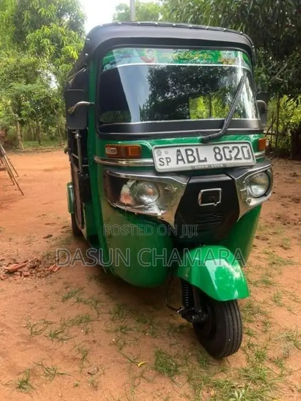 Bajaj RE 2016