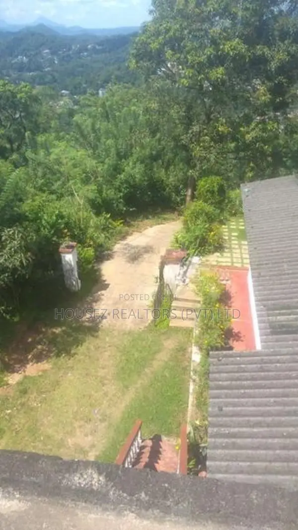 3-Bedroom Upper-Floor House for Rent – Kandy