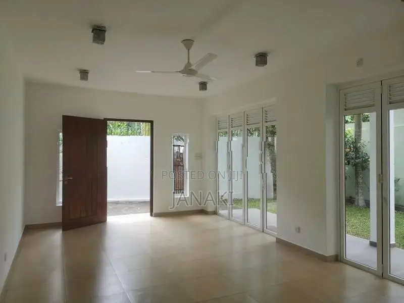 Three-Story House For Sale – Pelawatta, Pothuarawa Road In Battaramull