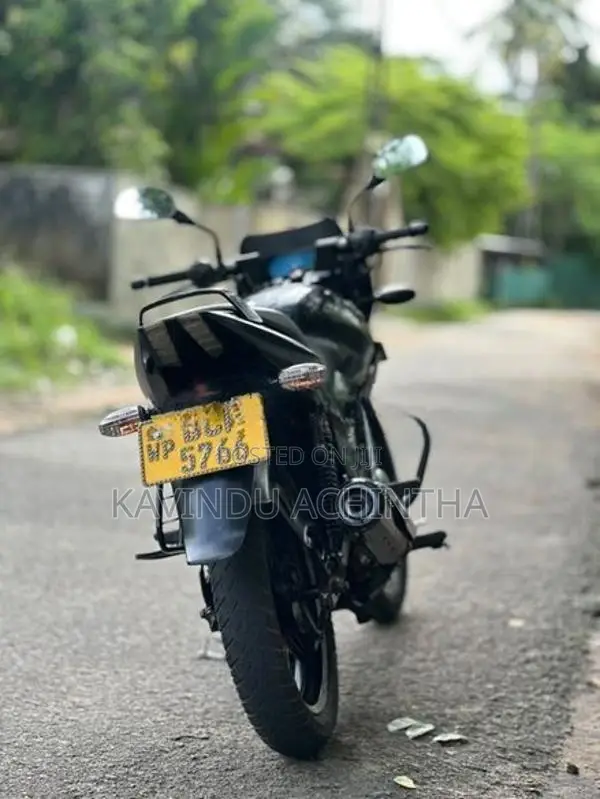 Bajaj Pulsar 150 2015