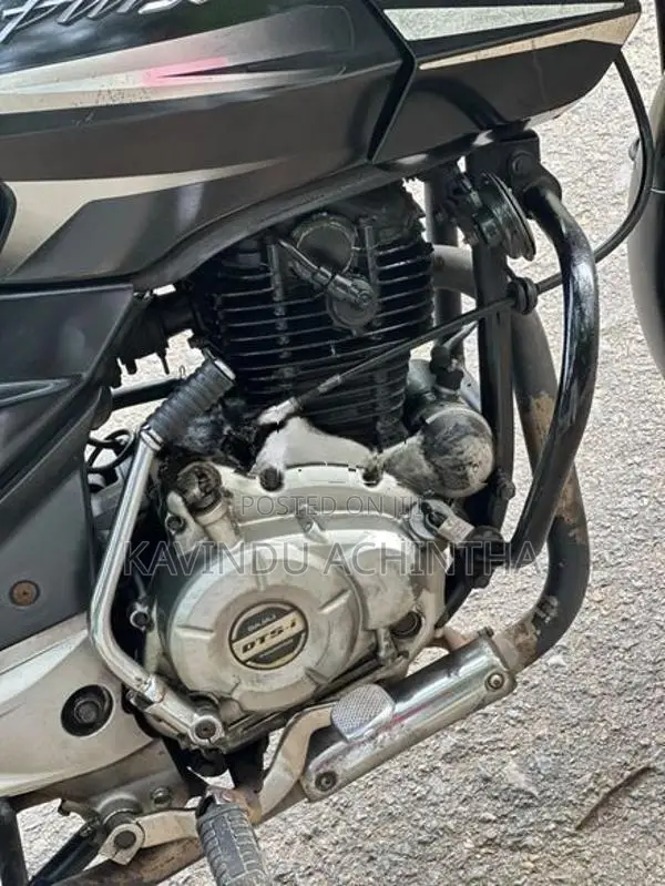 Bajaj Pulsar 150 2015