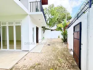 Elegant 3-Storey House for Sale in Pelawatta