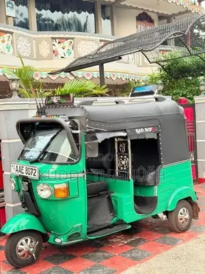 Bajaj RE 2012