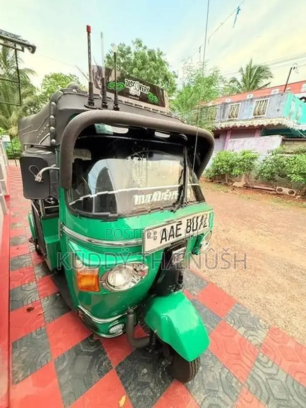 Bajaj RE 2012