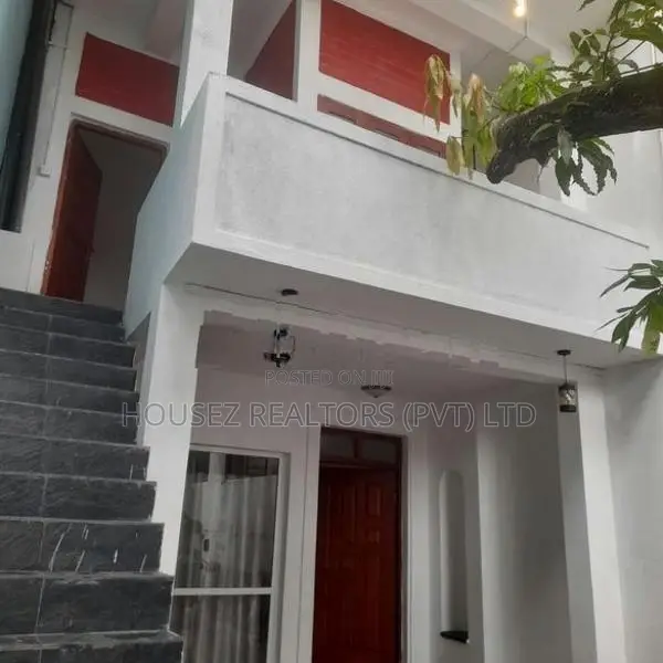 Spacious 5-Bedroom House For Rent – Rajagiriya Road,