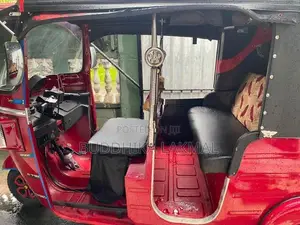 Bajaj RE 205 / 4 Stroke 2011