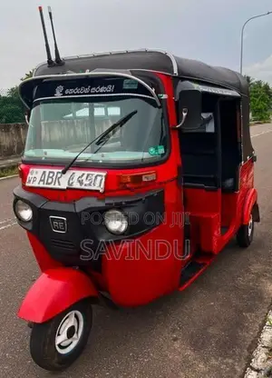 Bajaj RE 2018