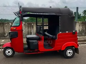 Bajaj RE 2018