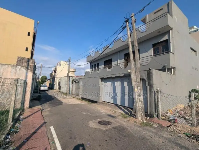 House for Sale - Dehiwala Marine Drive