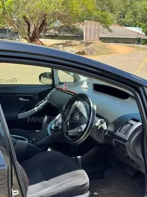 Toyota Prius S grade 2011
