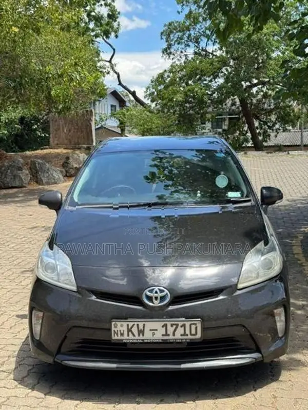 Toyota Prius S grade 2011
