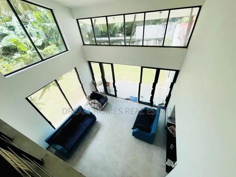 Spacious 4-Bedroom House for Rent – Thalawathugoda