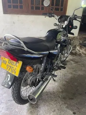 Bajaj CT100 2018