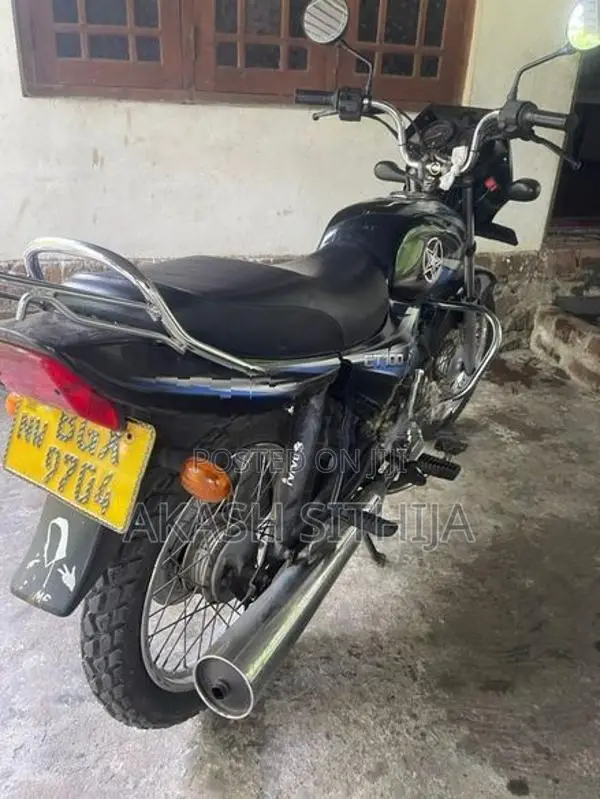Bajaj CT100 2018