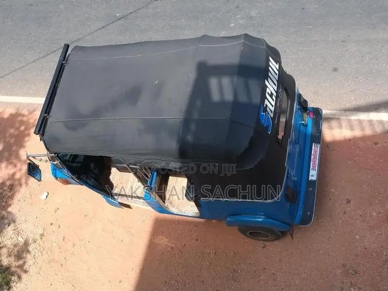 Bajaj RE 2013
