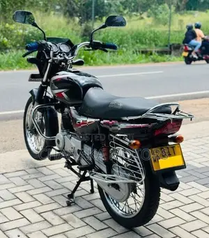 Bajaj CT100 2019