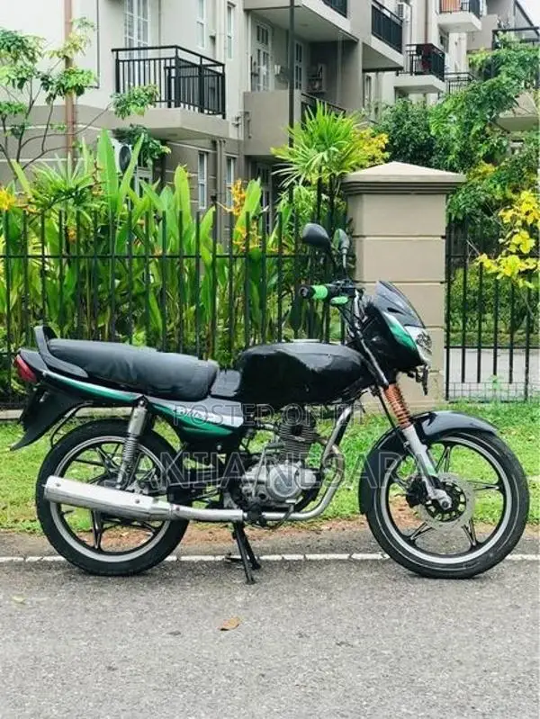 Bajaj Caliber 2005