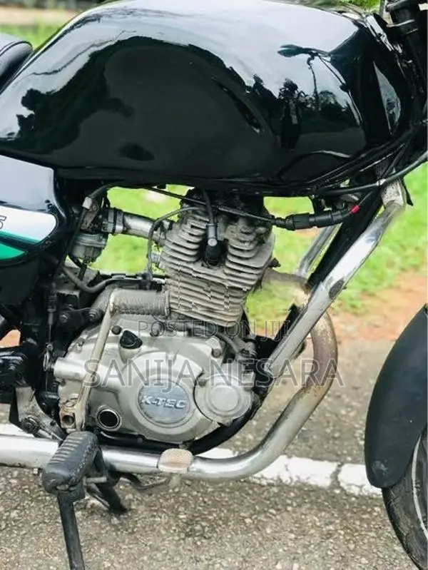 Bajaj Caliber 2005