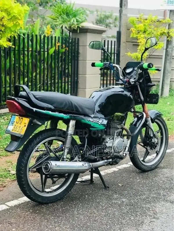 Bajaj Caliber 2005