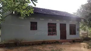 வீட்டுடன் காணி விற்பனைக்கு