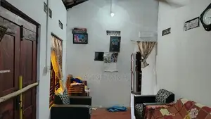 வீட்டுடன் காணி விற்பனைக்கு