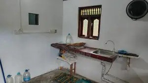 வீட்டுடன் காணி விற்பனைக்கு