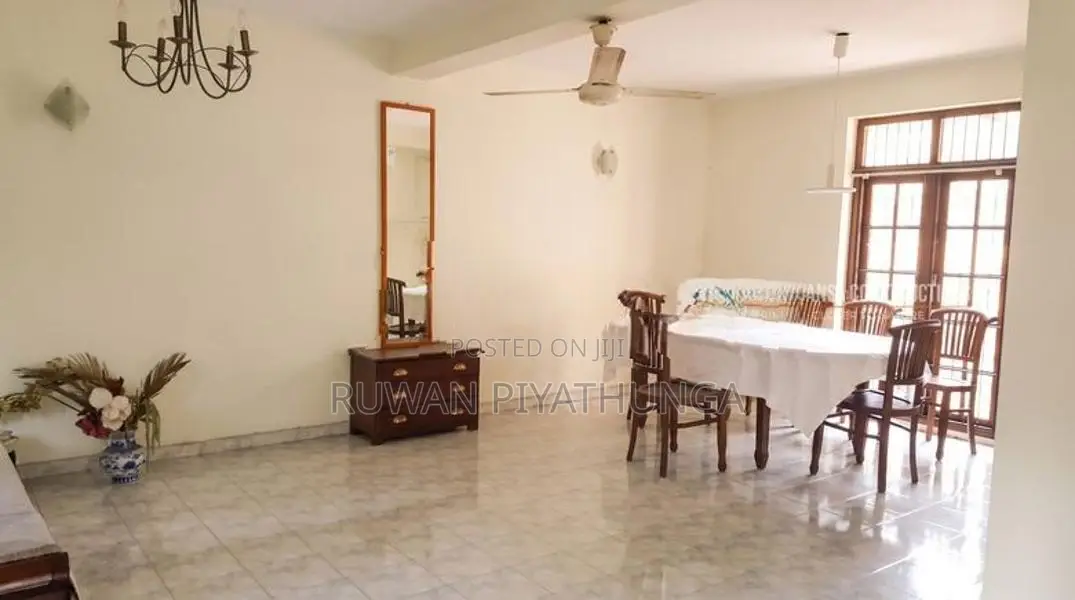 නාවල, අරලිය උයන - දෙමහල් නිවසක් විකිණීමට