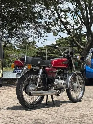 Yamaha RX 100 Japan Escorts 1995