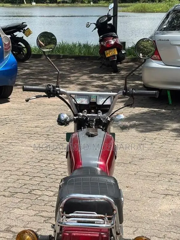 Yamaha RX 100 Japan Escorts 1995