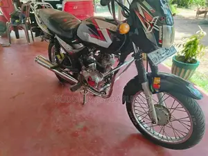 Bajaj CT100 2012