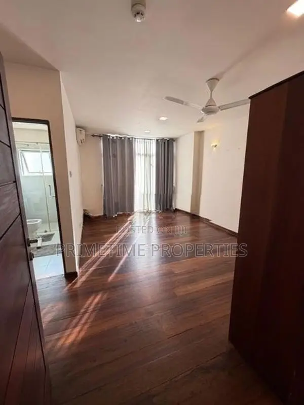 3 Bedroom Unfurnished Apartment for Rent in Col