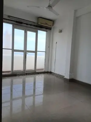 3 Bedroom Unfurnished Apartment for Rent in Col